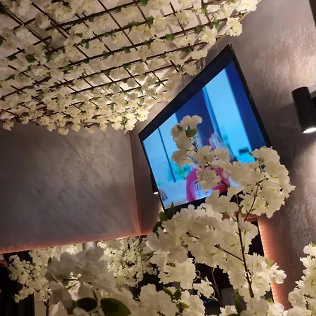 Deluxe Jacuzzi & Baldaquin *