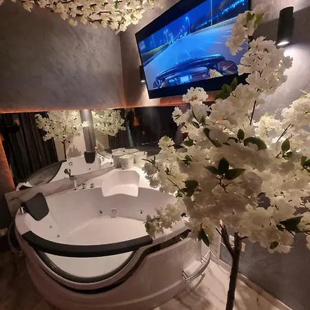 Deluxe Jacuzzi & Baldaquin Appartement Bucarest