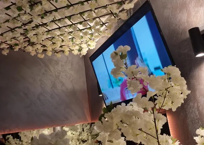 Deluxe Jacuzzi & Baldaquin *